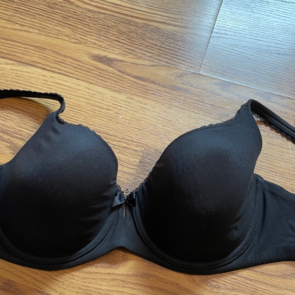 🚨🚨SOLD VS BRA BUNDLE🚨🚨 - Picture 3 of 5
